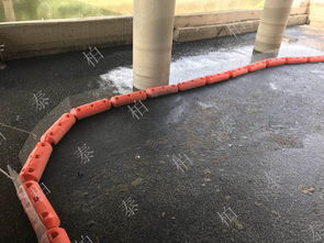 西昌河道環(huán)保治理 直徑20公分塑料攔污浮排與滾塑容器的創(chuàng)新應(yīng)用